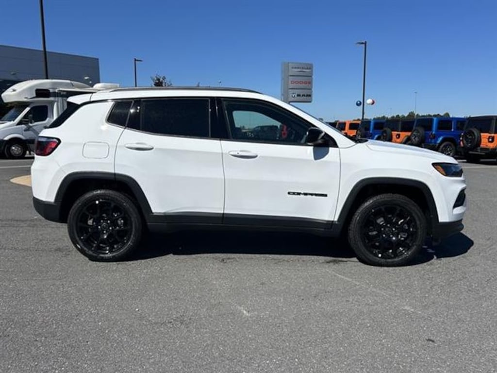 New 2026 Jeep Compass LATITUDE ALTITUDE 4X4 Sport Utility