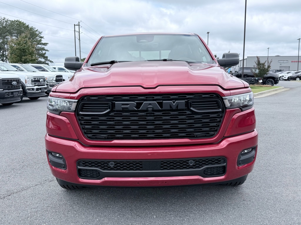 New 2026 Ram 1500 EXPRESS CREW CAB 4X2 5'7 BOX Pickup