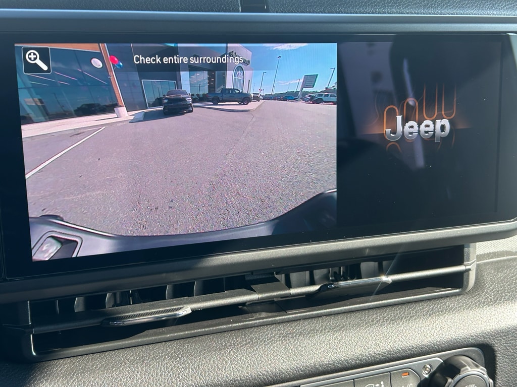2025 Jeep Gladiator Willys - Photo 16