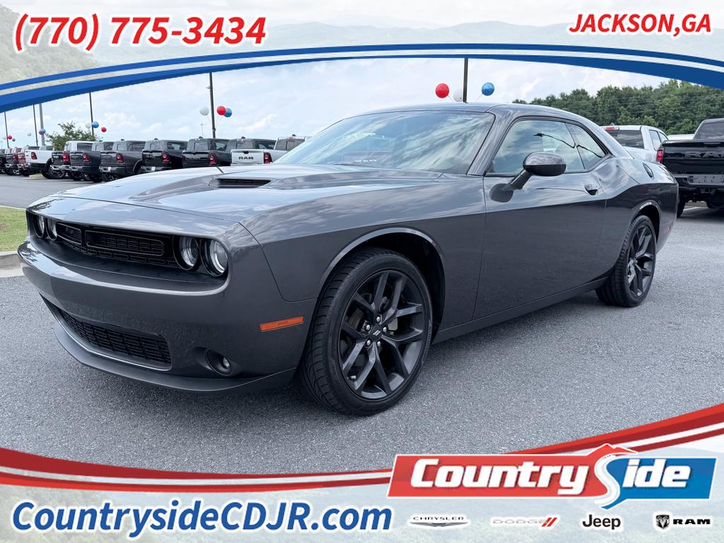 2021 Dodge Challenger SXT Auto's photo