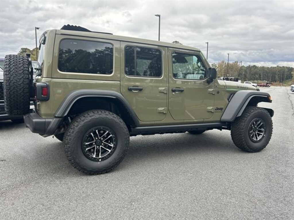 New 2026 Jeep Wrangler 4-DOOR WILLYS Sport Utility