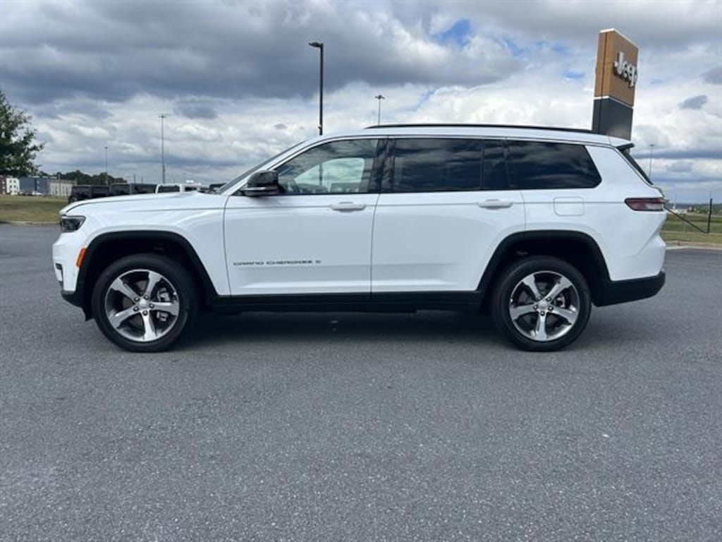 New 2025 Jeep Grand Cherokee L LIMITED 4X2 Sport Utility