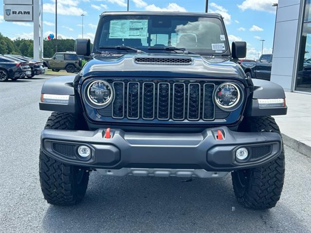 New 2025 Jeep Gladiator MOJAVE 4X4 Pickup