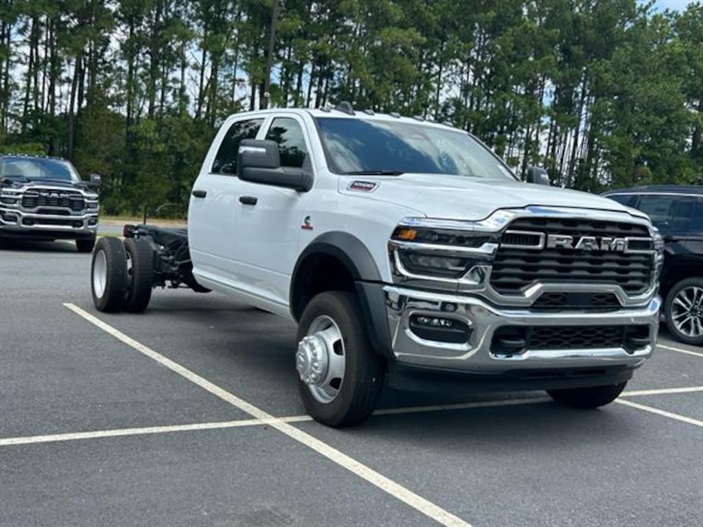 New 2025 Ram 5500 Chassis Cab 5500 TRADESMAN CHASSIS CREW CAB 4X4 84' CA Pickup
