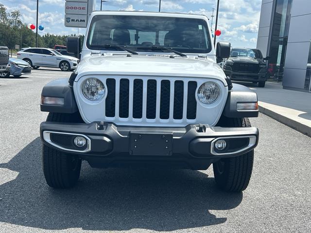 2023 Jeep Gladiator Sport S photo 2