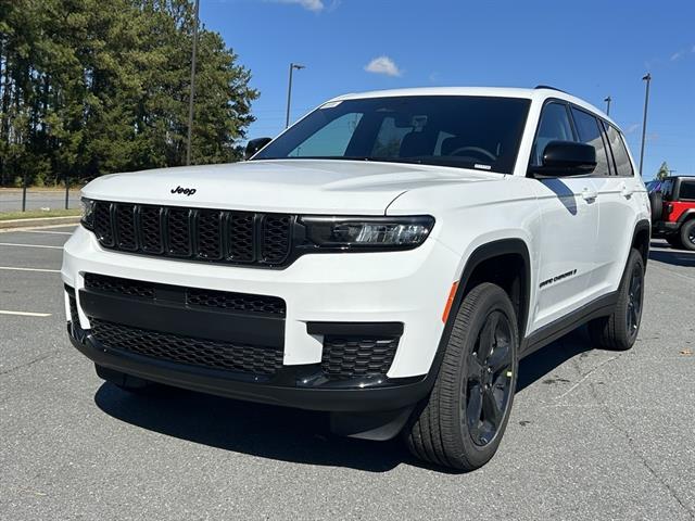2025 Jeep Grand Cherokee L Altitude's photo
