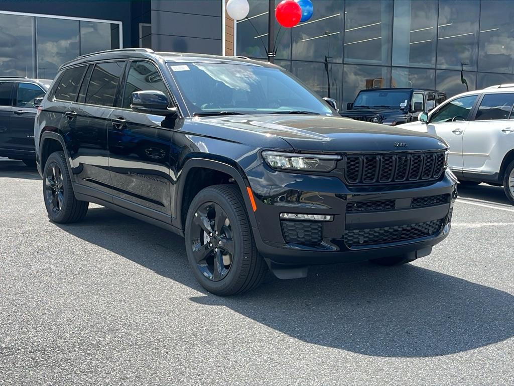 2025 Jeep Grand Cherokee L photo 2
