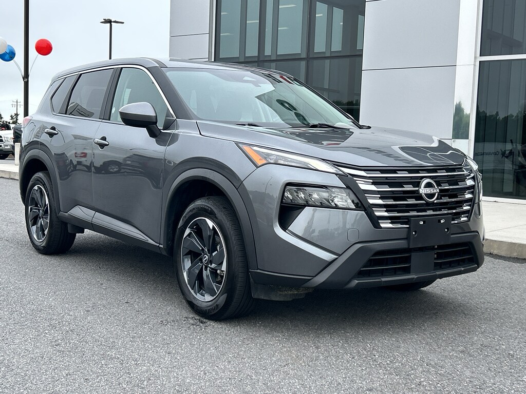 2024 Nissan Rogue SV photo 3