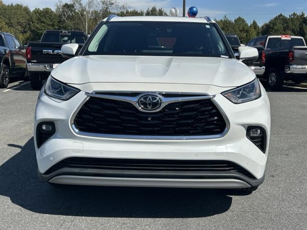 Used 2023 Toyota Highlander Platinum