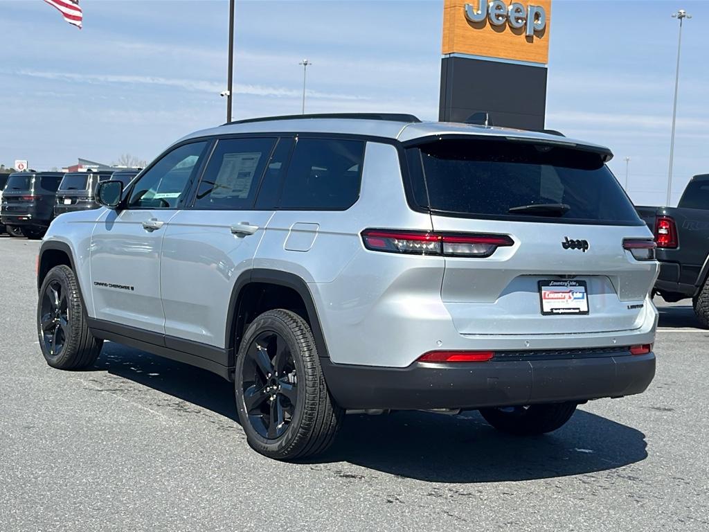 2025 Jeep Grand Cherokee L photo 4