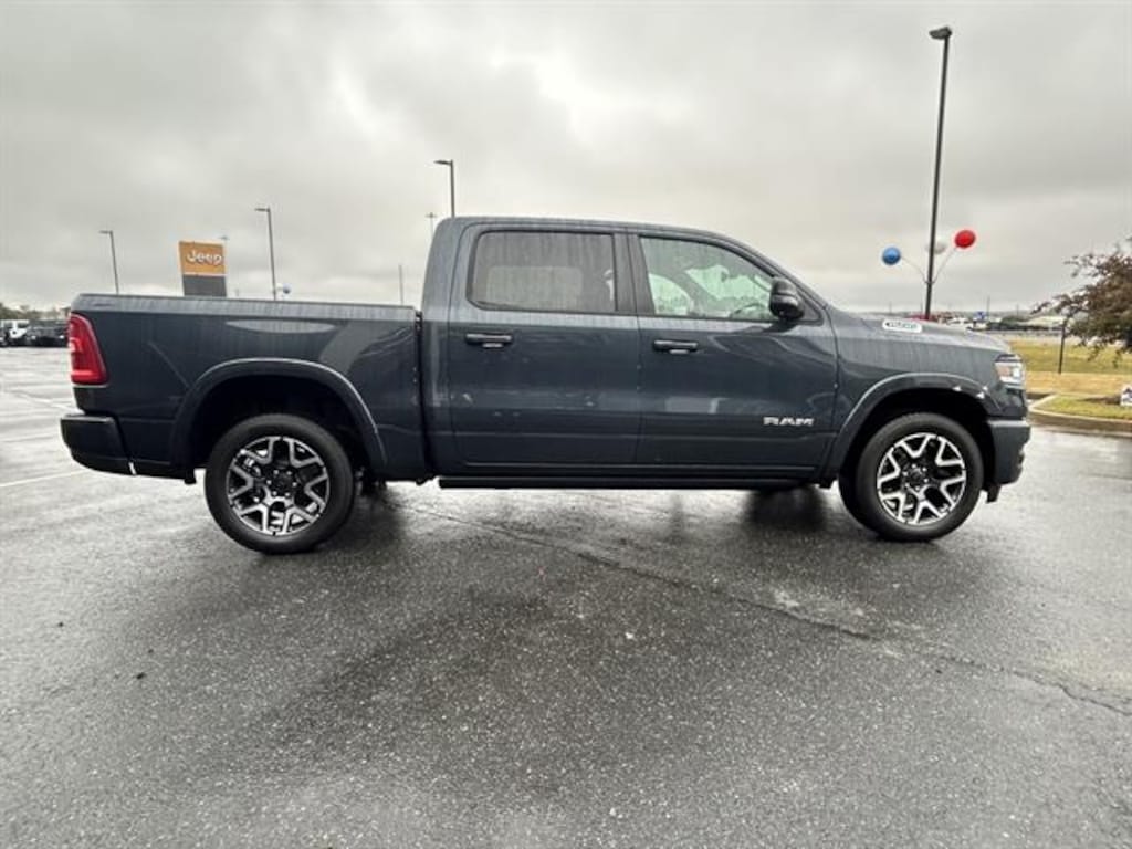 New 2026 Ram 1500 LARAMIE CREW CAB 4X4 5'7 BOX Pickup