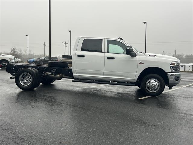2026 Ram 3500 Tradesman photo 4