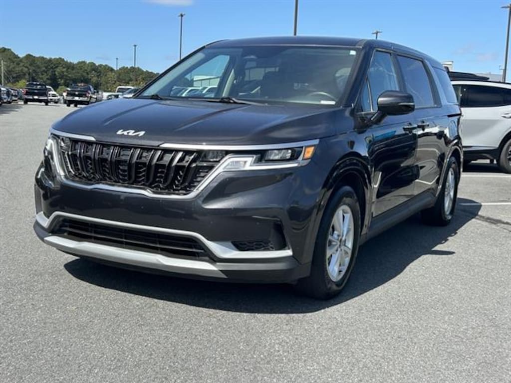 Used 2024 Kia Carnival LX