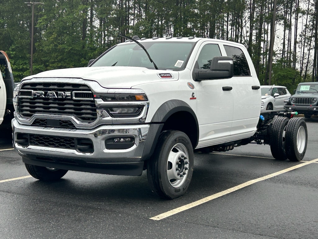 New 2025 Ram 4500 Chassis Cab 4500 TRADESMAN CHASSIS CREW CAB 4X4 60' CA Pickup
