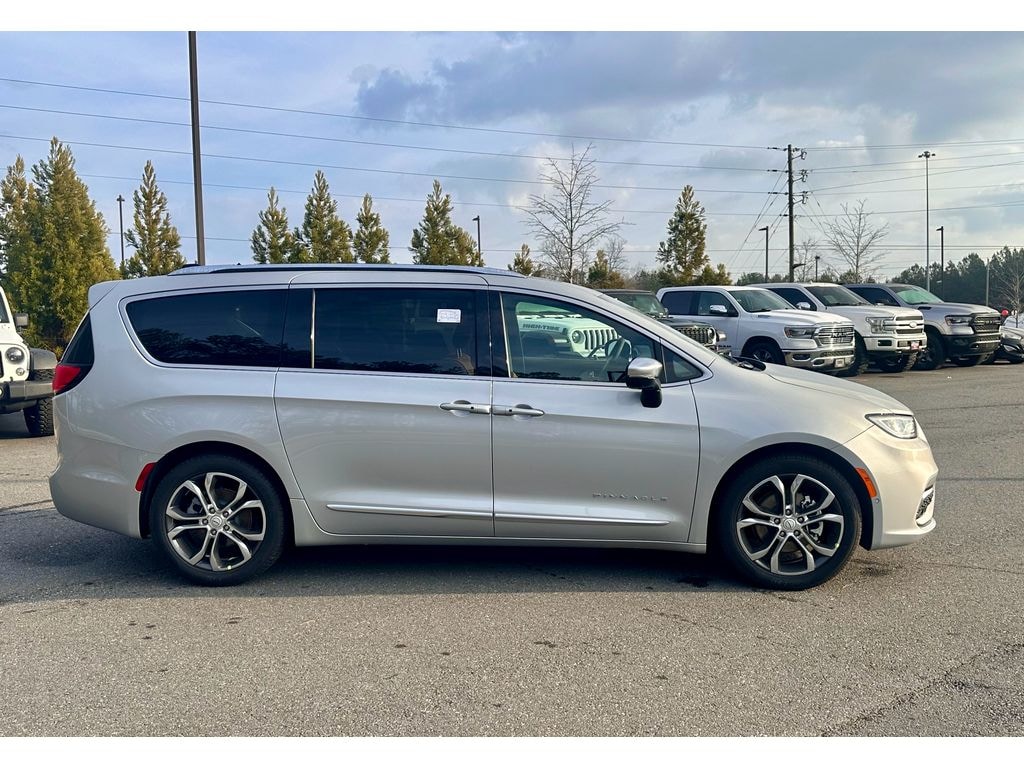 New 2026 Chrysler Pacifica PINNACLE Passenger Van