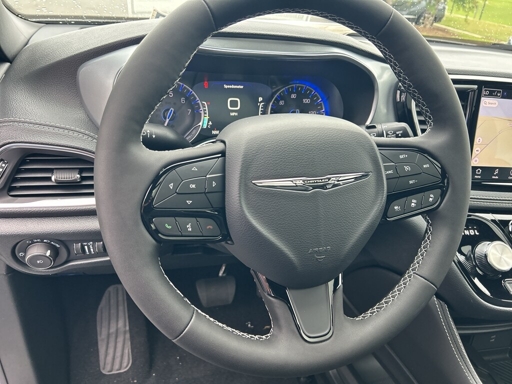 2026 Chrysler Pacifica Limited - Photo 12
