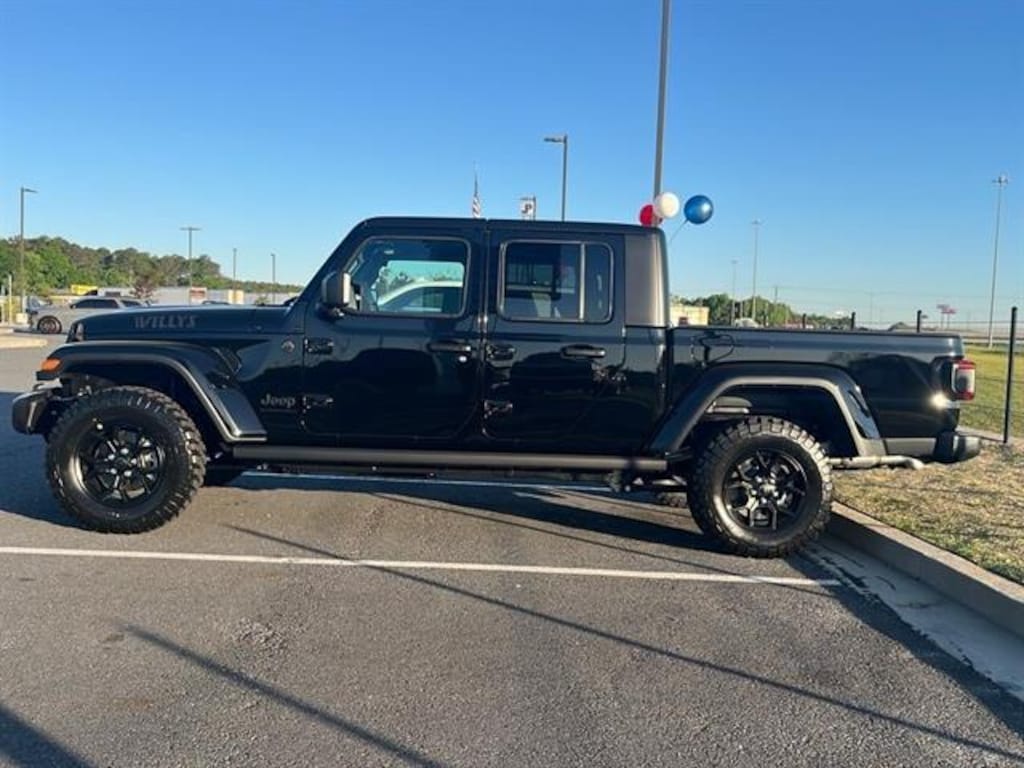 New 2025 Jeep Gladiator WILLYS 4X4 Pickup