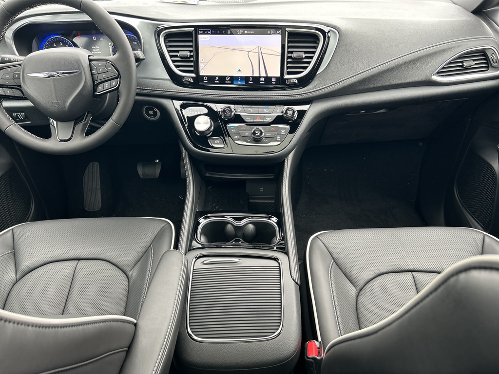 2026 Chrysler Pacifica Limited - Photo 16