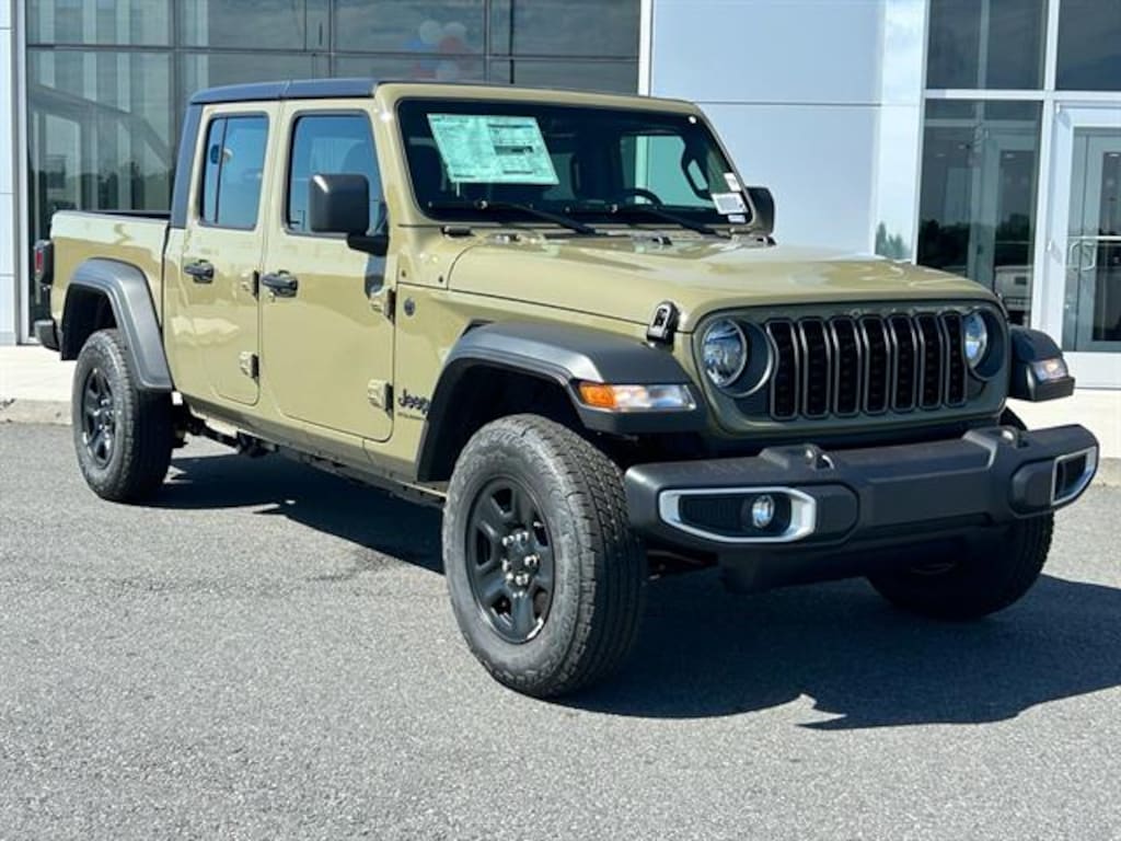 New 2025 Jeep Gladiator SPORT 4X4 Pickup