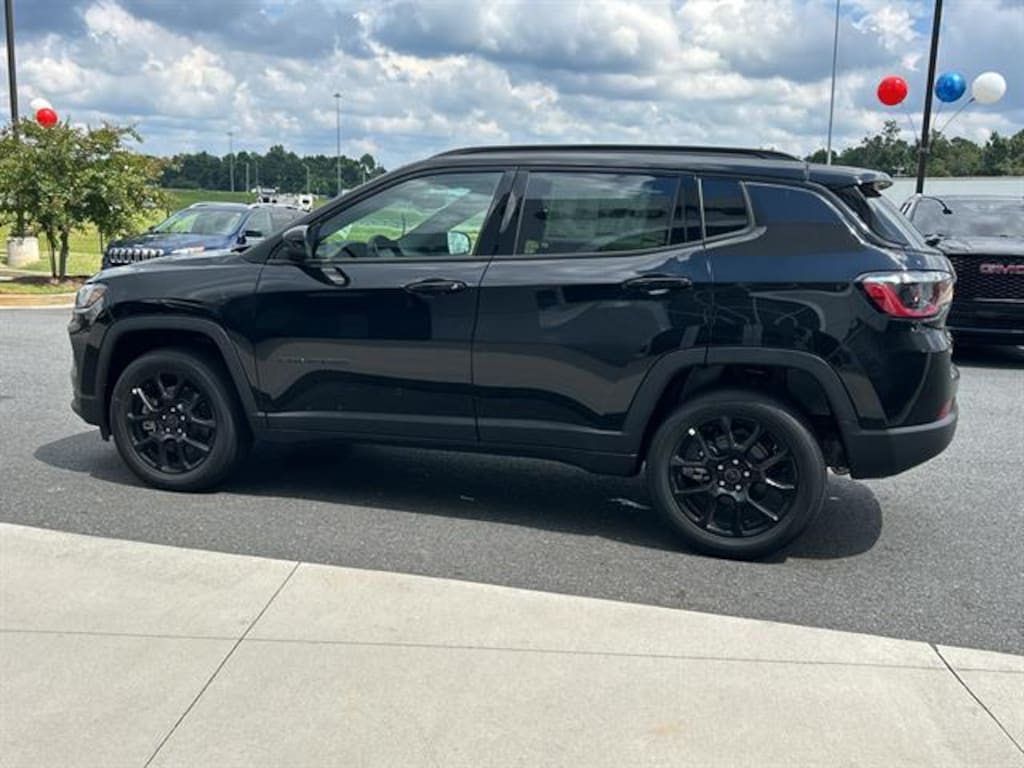 New 2025 Jeep Compass LATITUDE 4X4 Sport Utility