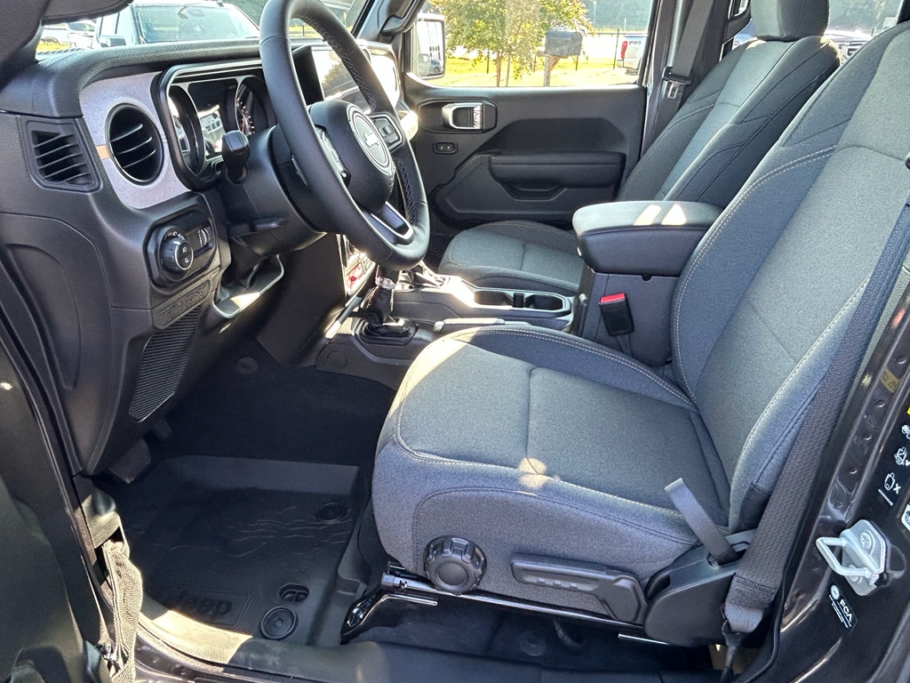 2025 Jeep Gladiator Willys - Photo 10