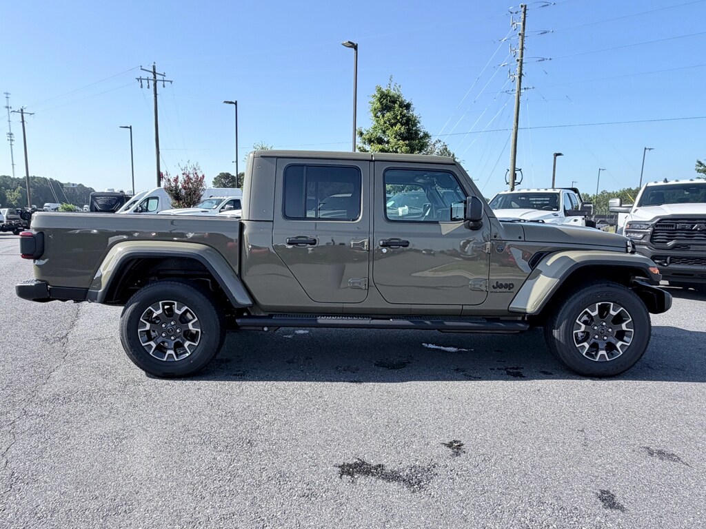 New 2026 Jeep Gladiator SAHARA 4X4 Pickup