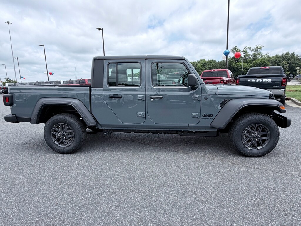 New 2026 Jeep Gladiator SPORT 4X4 Pickup