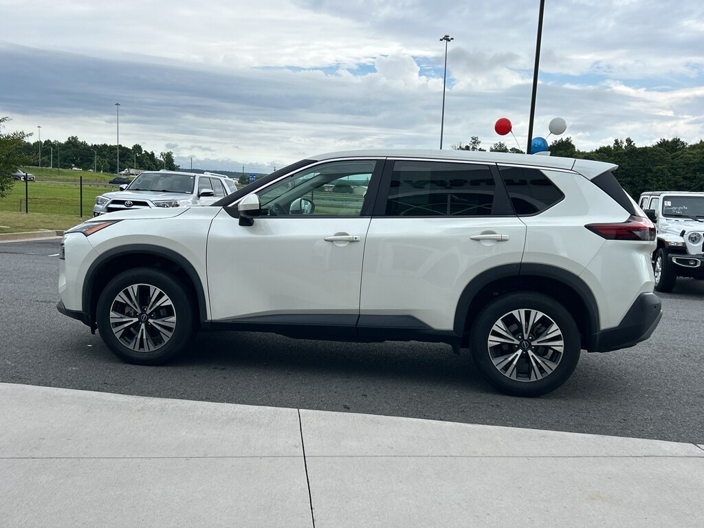 2023 Nissan Rogue SV photo 4