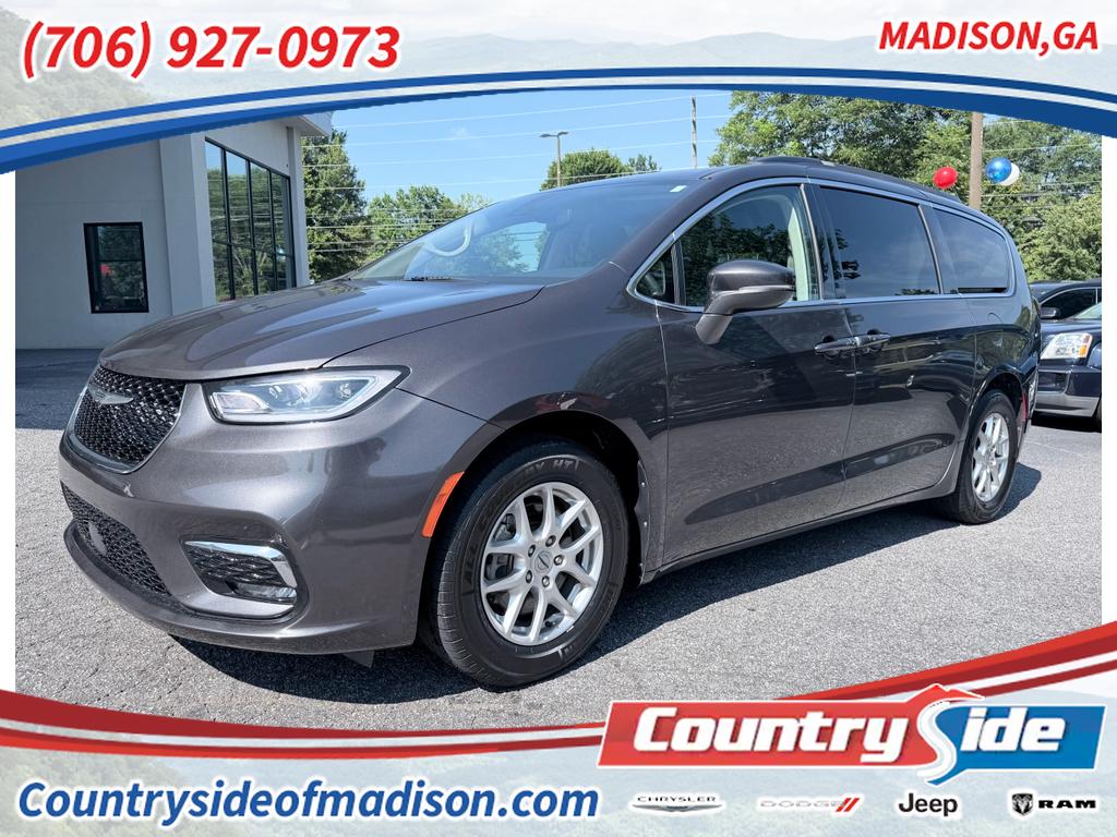 2022 Chrysler Pacifica Touring L Passenger Van