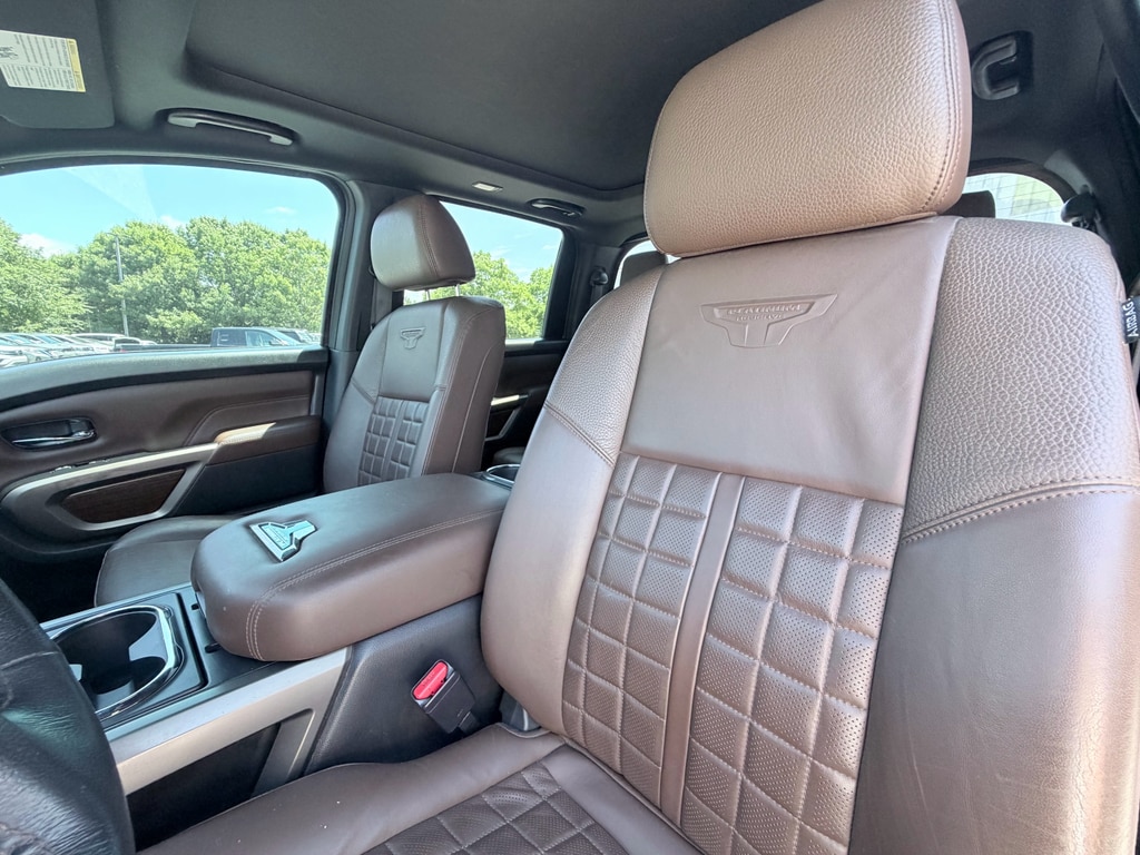 2023 Nissan Titan Platinum Reserve - Photo 22