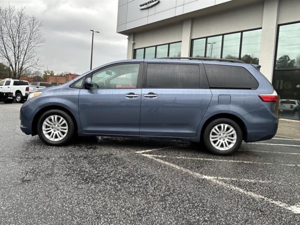 Used 2017 Toyota Sienna XLE 8-Passenger