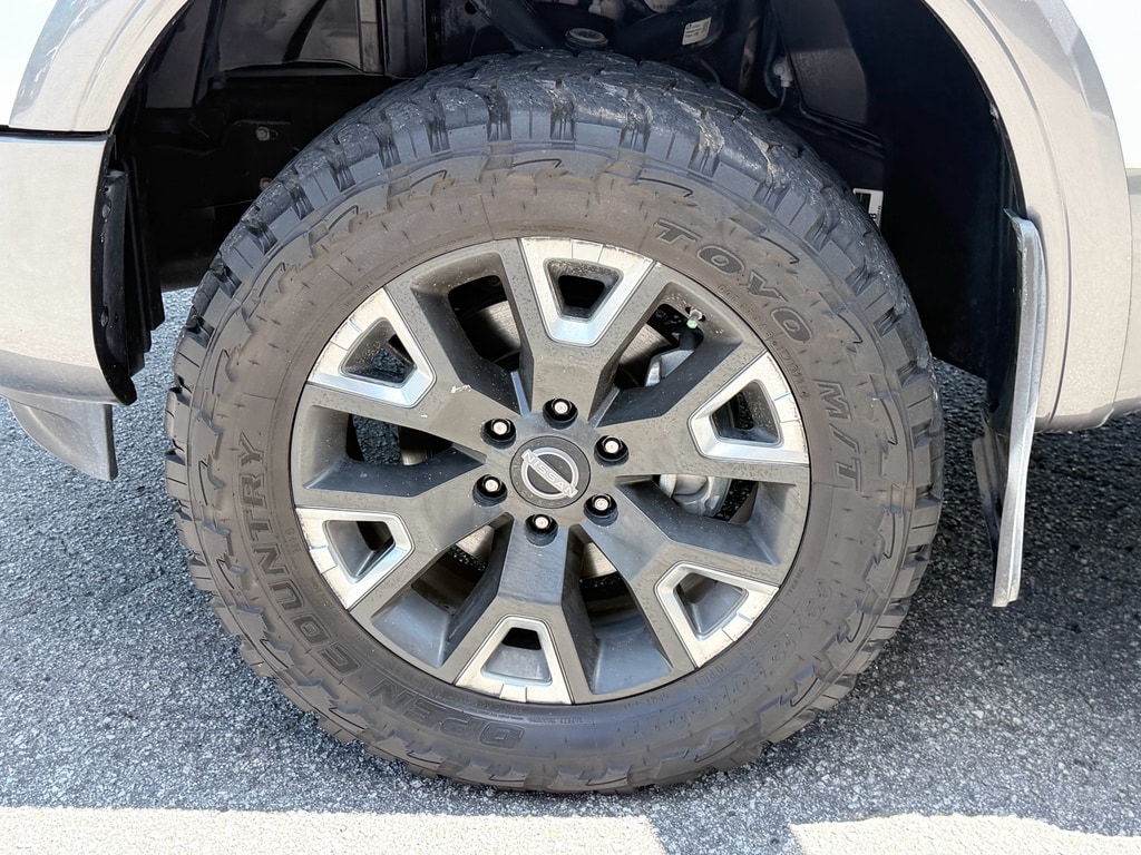2023 Nissan Titan Platinum Reserve - Photo 35