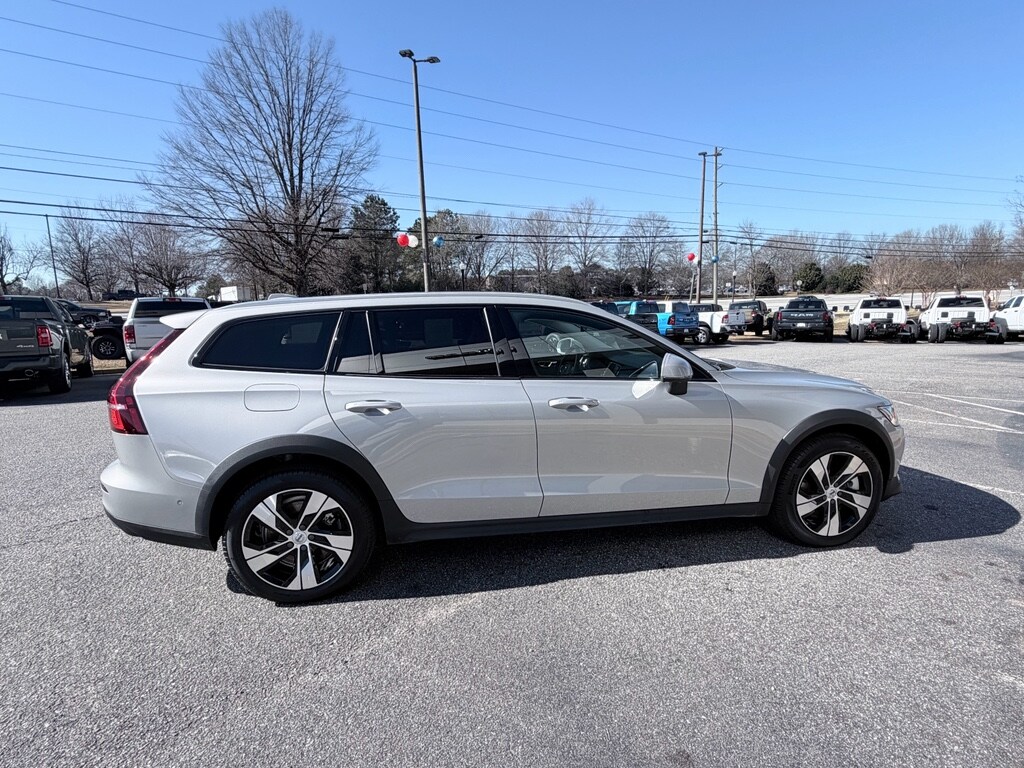 Used 2025 Volvo V60 Cross Country Plus Wagon