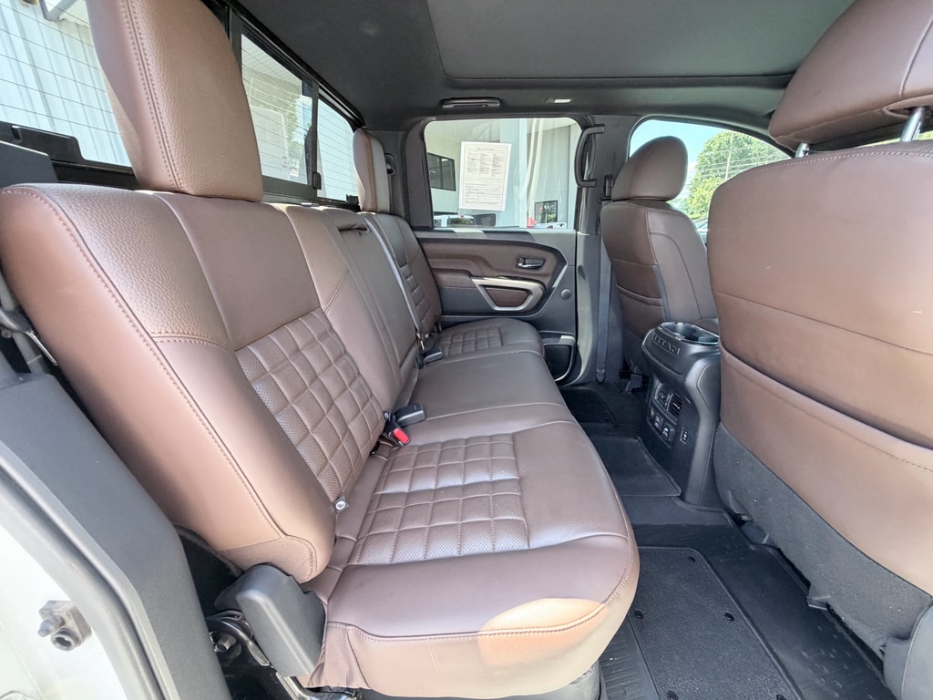 2023 Nissan Titan Platinum Reserve - Photo 27