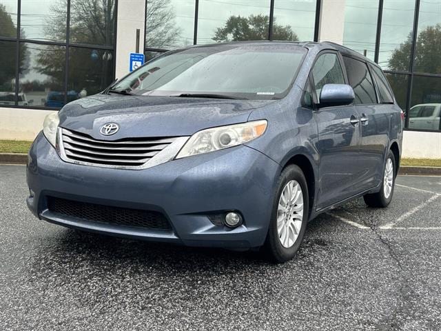2017 Toyota Sienna XLE