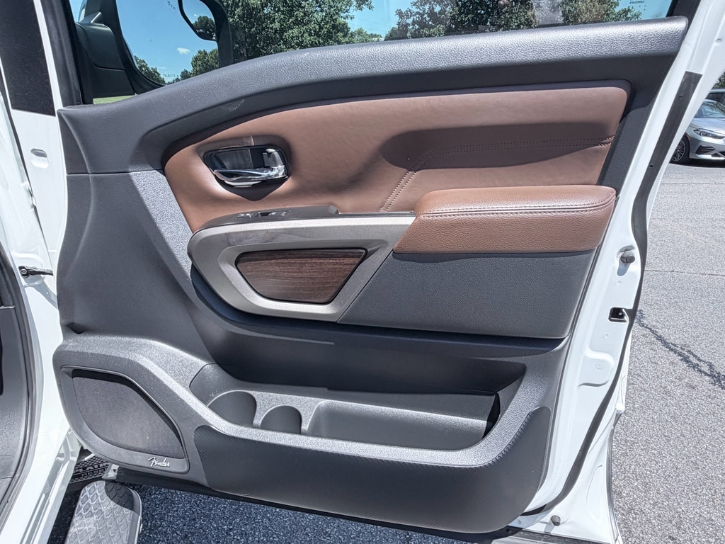 2023 Nissan Titan Platinum Reserve - Photo 31