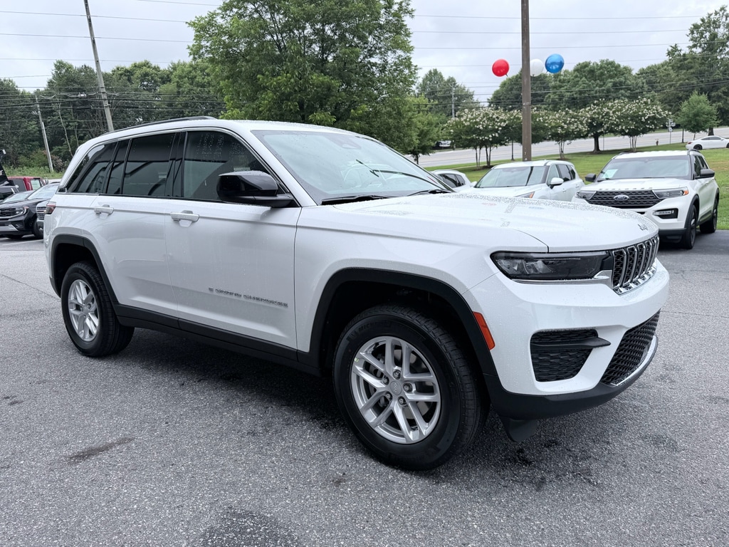 New 2026 Jeep Grand Cherokee LAREDO 4X2 Sport Utility