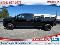 2025 Ram 3500 LIMITED CREW CAB 4X4 8' BOX Pickup