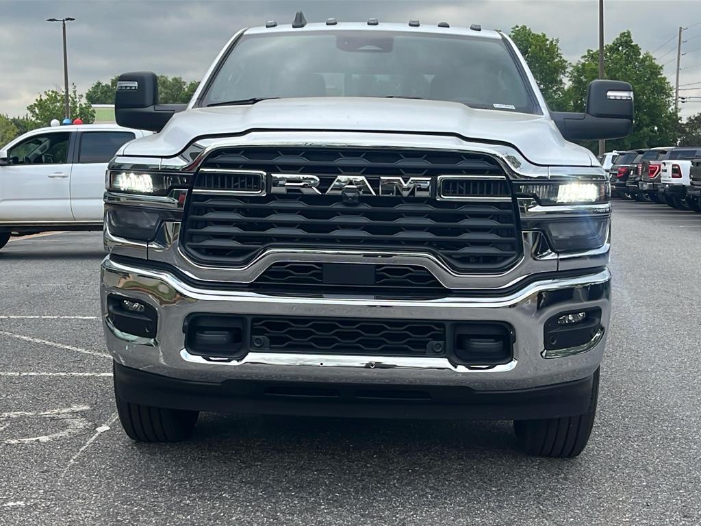 2025 Ram 2500 Tradesman photo 2