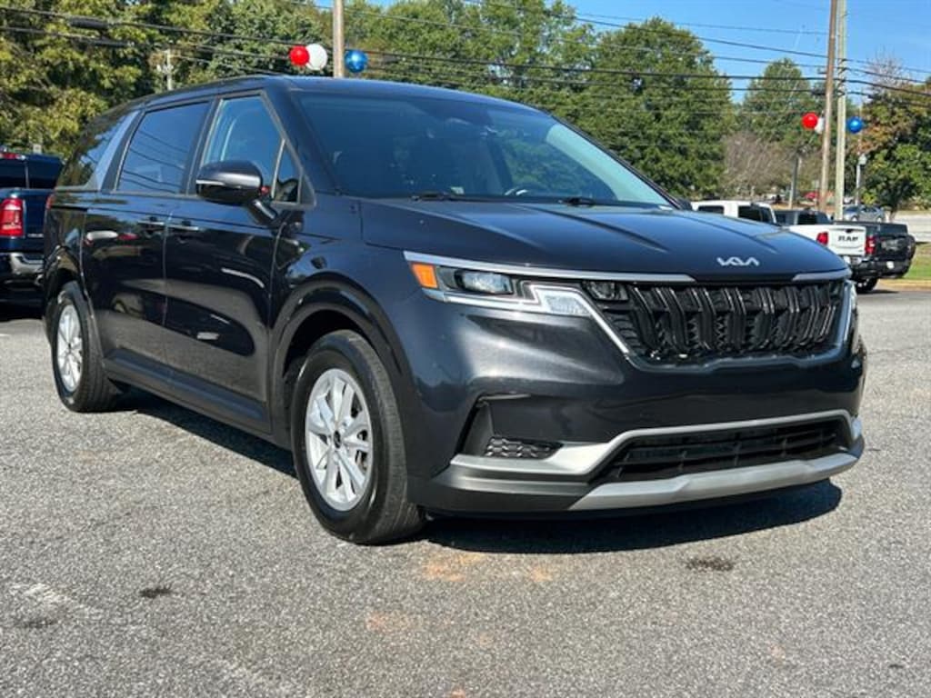 Used 2024 Kia Carnival LX
