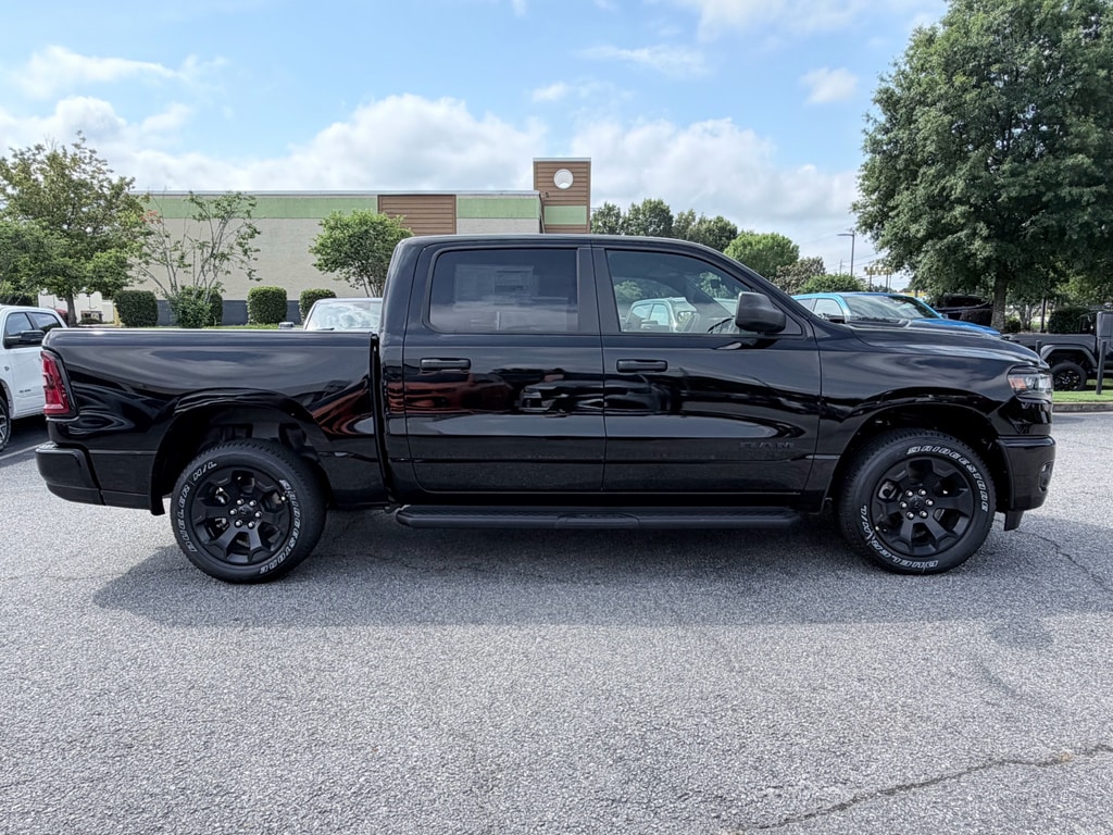 New 2026 Ram 1500 EXPRESS CREW CAB 4X4 5'7 BOX Pickup