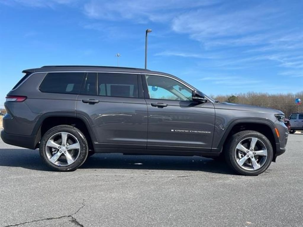 New 2025 Jeep Grand Cherokee L LIMITED 4X2 Sport Utility