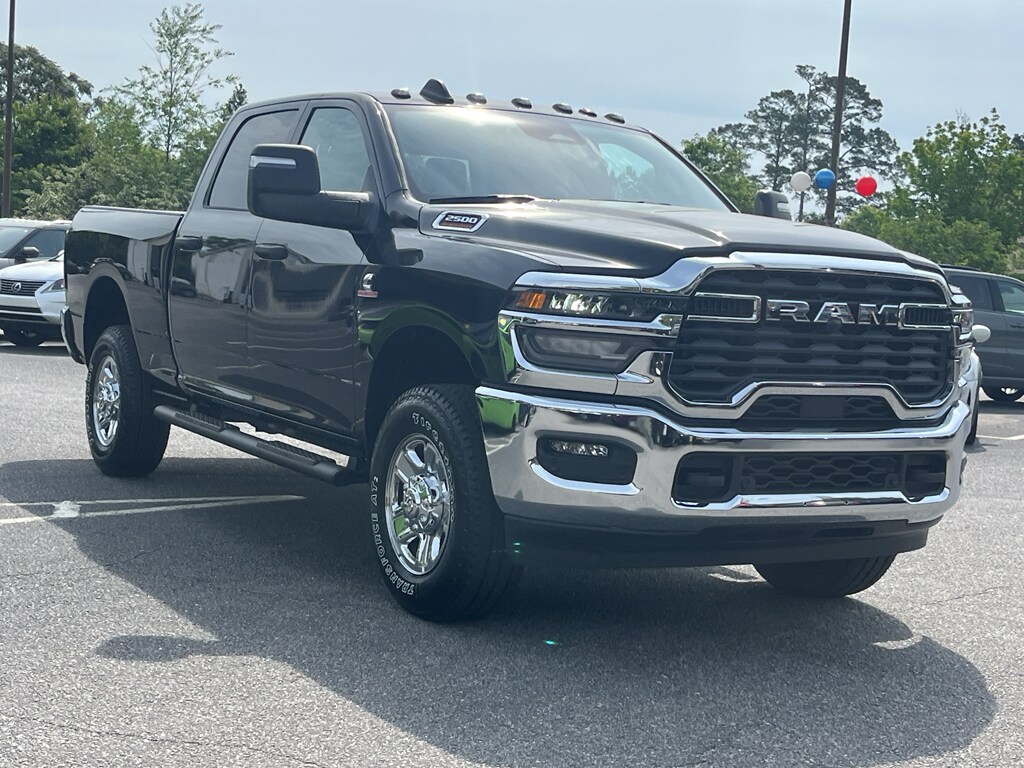 2025 Ram 2500 Tradesman photo 3