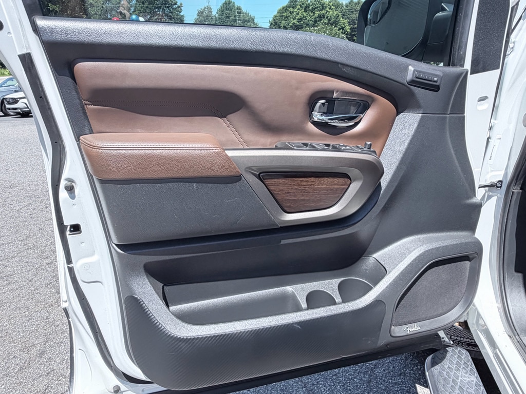 2023 Nissan Titan Platinum Reserve - Photo 32