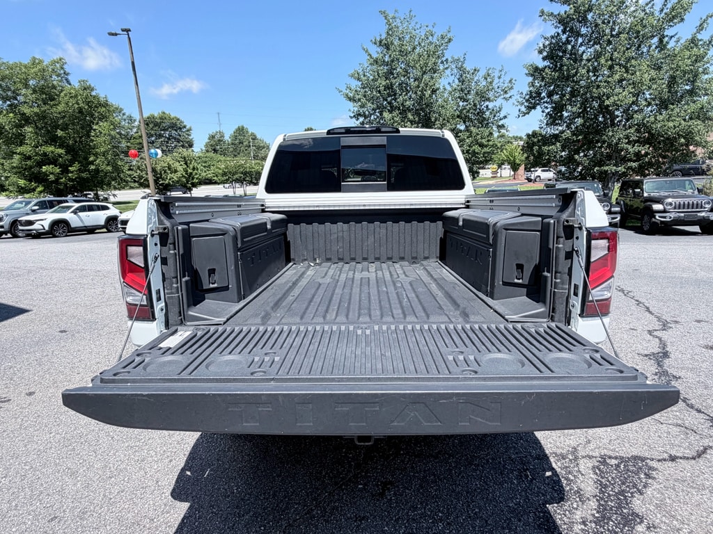 2023 Nissan Titan Platinum Reserve - Photo 9