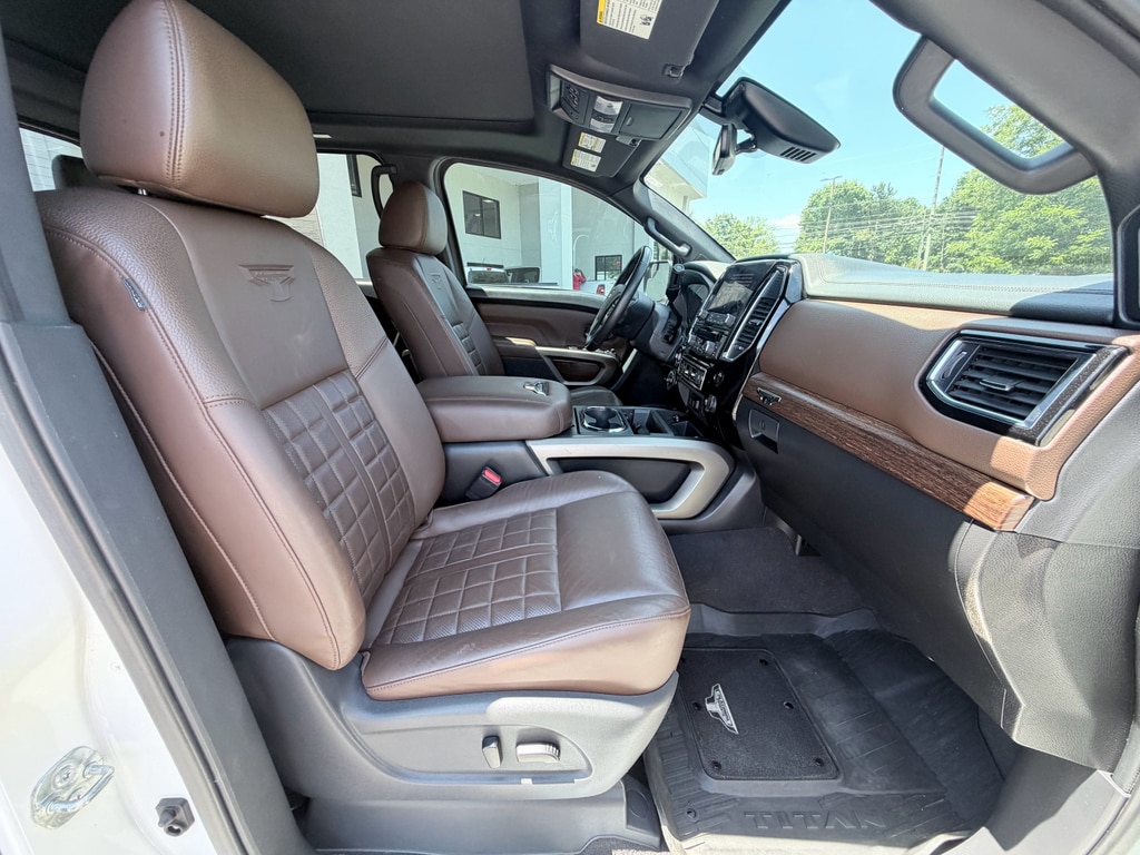2023 Nissan Titan Platinum Reserve - Photo 24