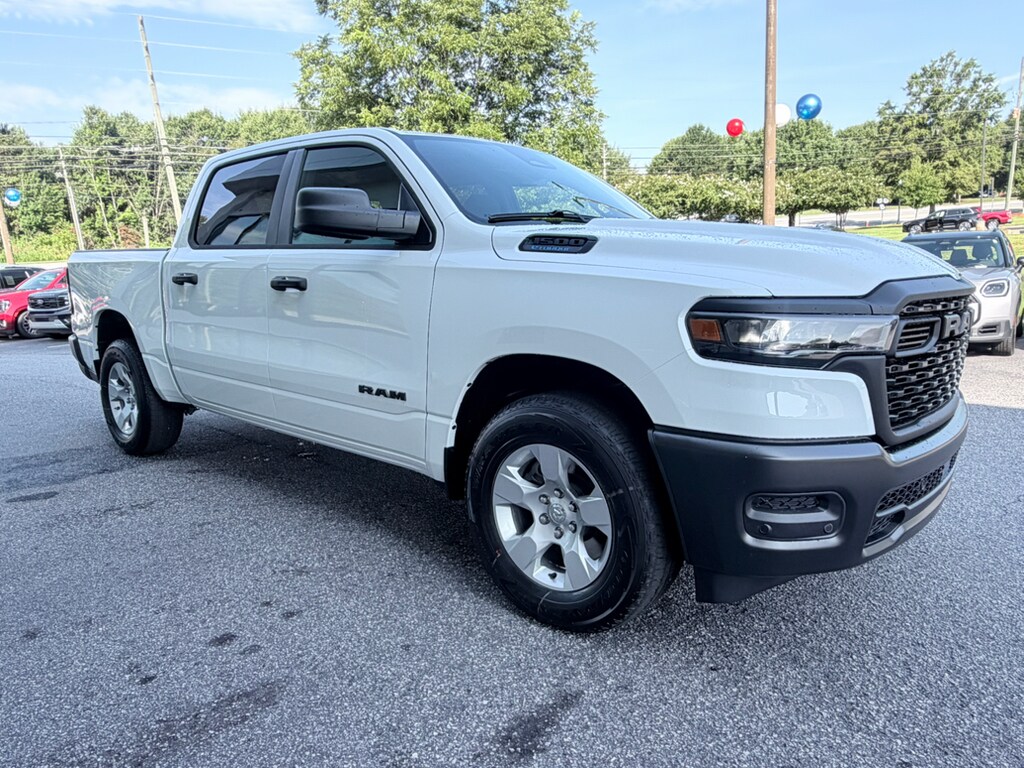 New 2026 Ram 1500 TRADESMAN CREW CAB 4X2 5'7 BOX Pickup