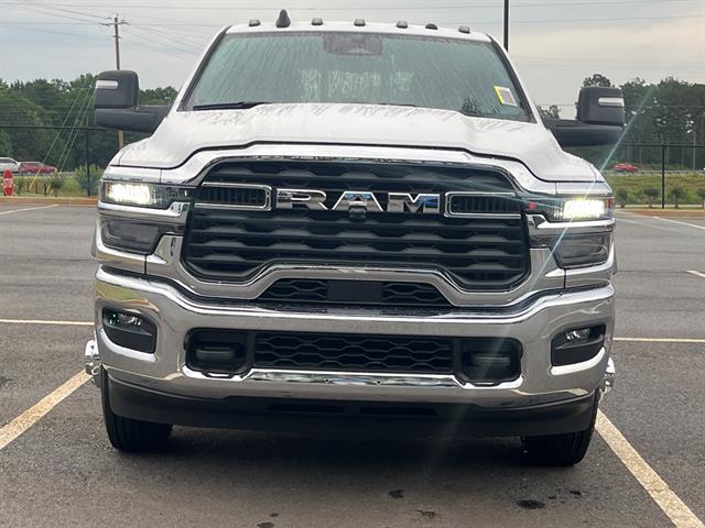 2025 Ram 3500 Tradesman photo 2