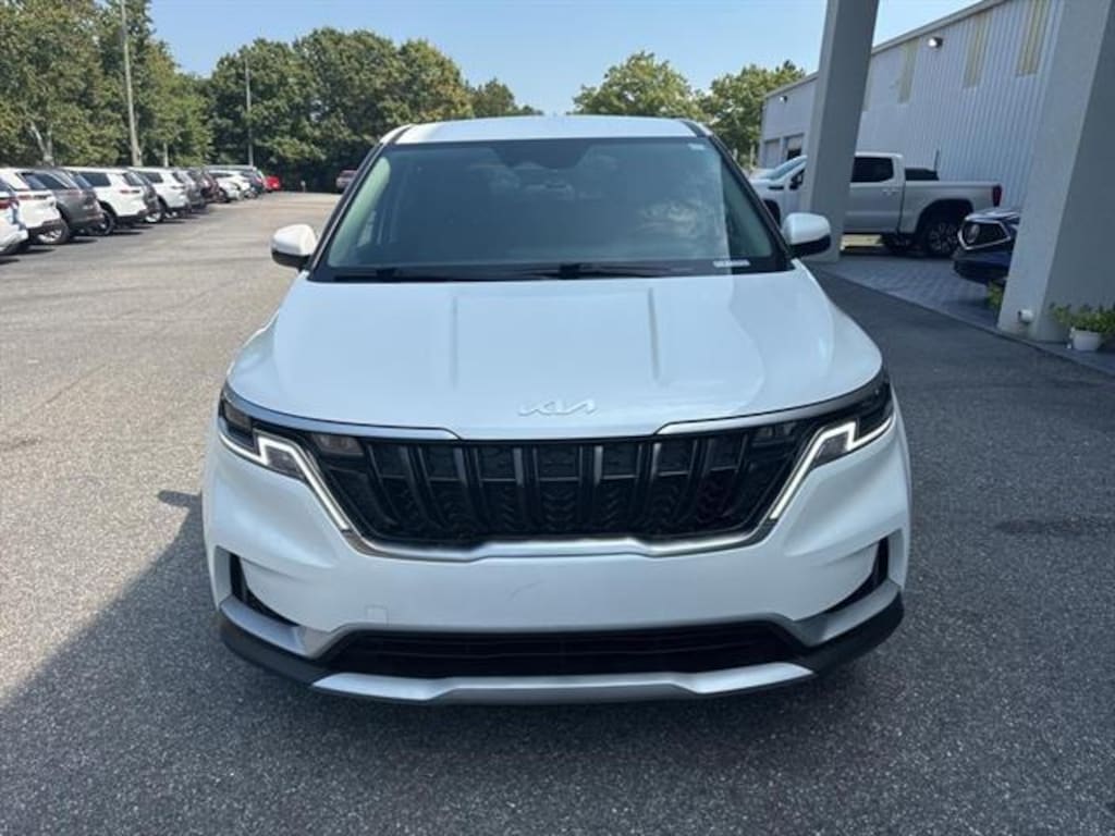 Used 2024 Kia Carnival LX