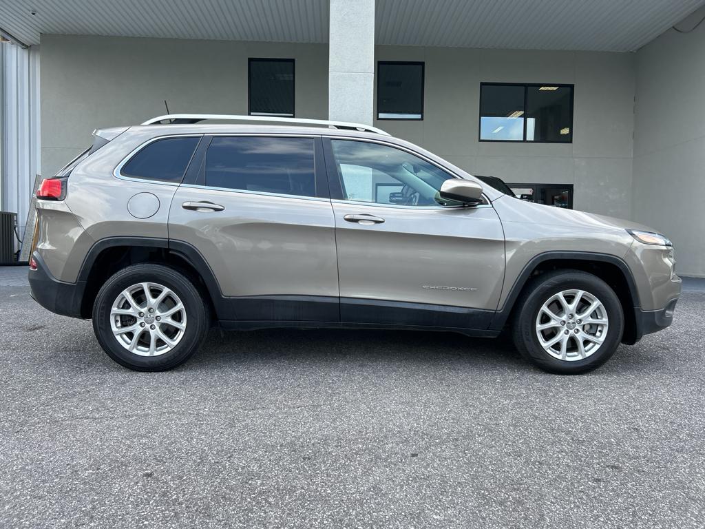 Used 2017 Jeep Cherokee Latitude with VIN 1C4PJMCB8HW501517 for sale in Madison, GA